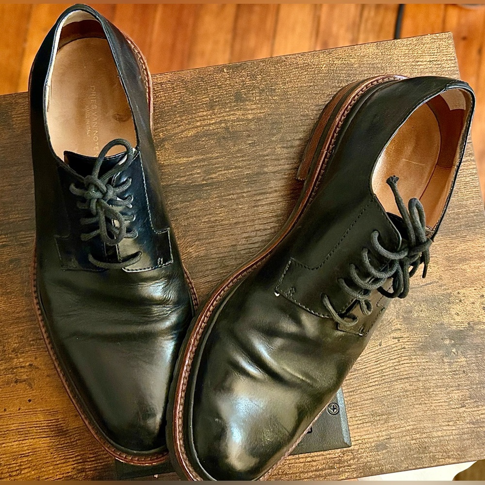 •Dries Van Noten• Black Leather Oxfords with Polished Finish